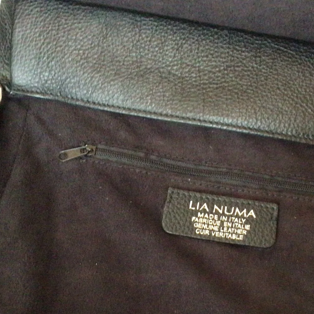Lia Numa Black leather shoulder/Crossbody Satchel - Picture 7 of 12